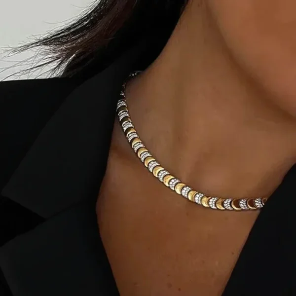 S45bb763e0f464e1c8e3cd5f864d25a3fk.webp 2026 Geometric Moon Shaped Cuban Link Chain Paved Bling Cz High Polished Shiny Gold Color Necklace Choker Women Jewelry