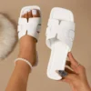 2025 Summer Ladies' Fashionable Casual Flat Sandals, Versatile Outdoor Wear, Flat Slippers for Wearing Outside